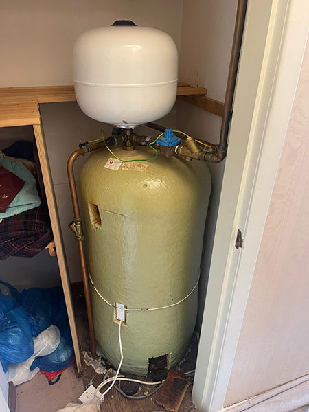 New 180L Unvented Upright Cylinder Installation